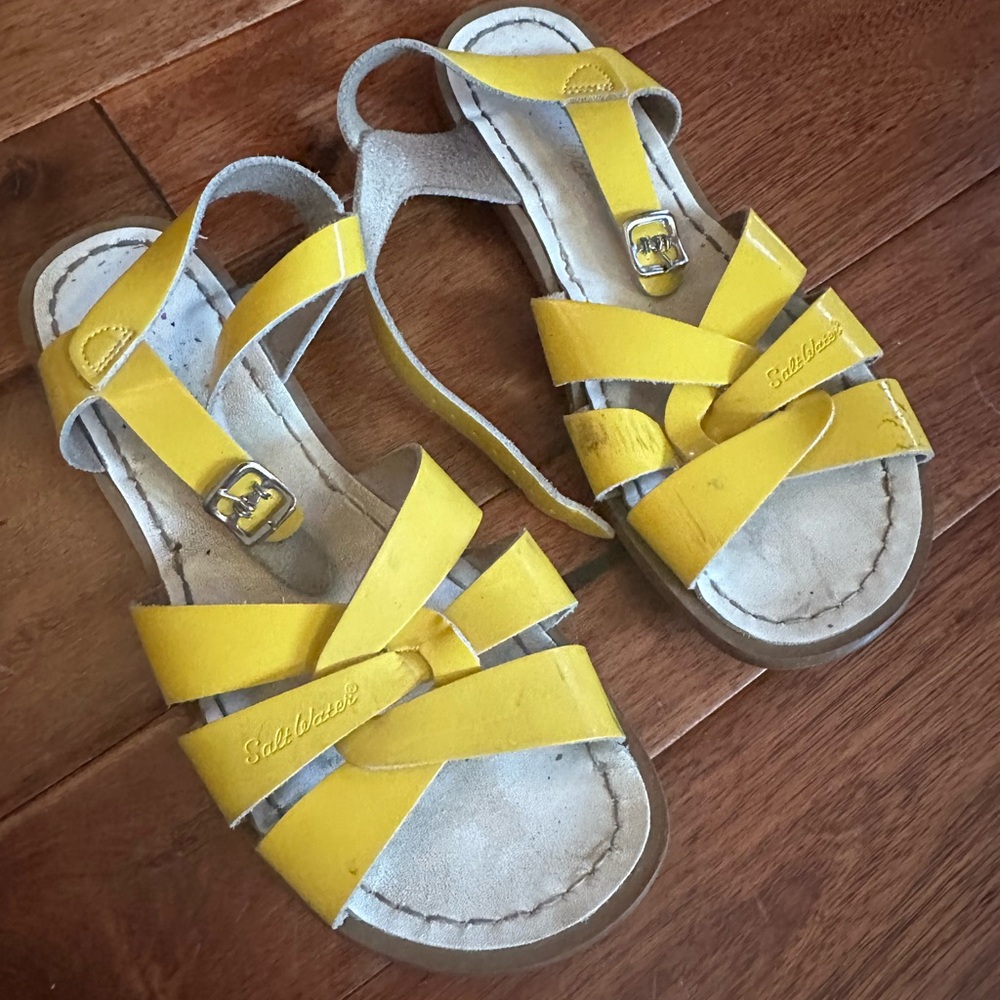 Salt water sandals size 9